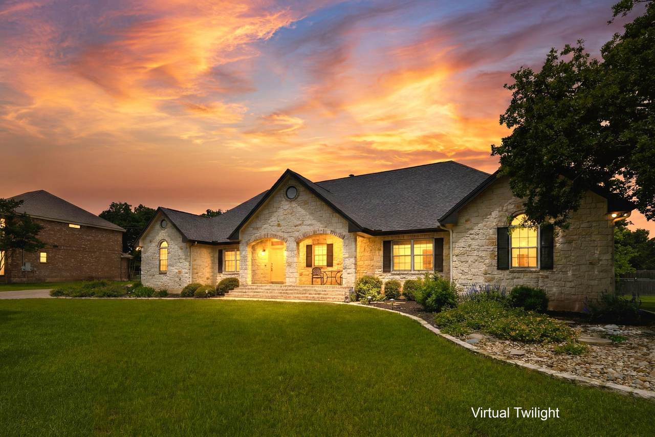 2000 Fountainwood Dr - Photo 1