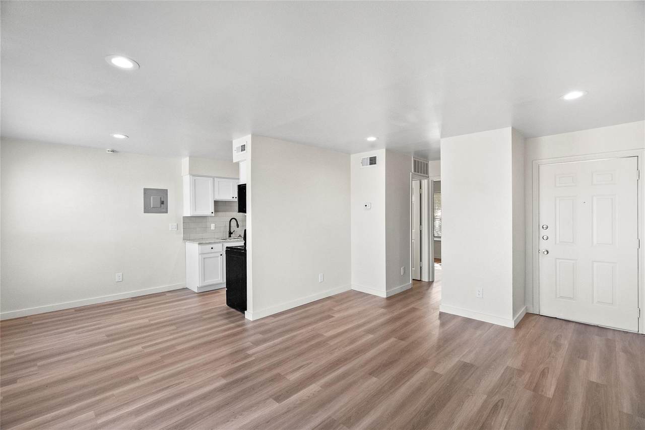 3819 Southway Dr - Photo 1