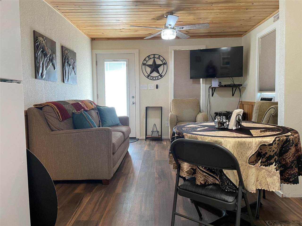131 Alexander Dr - Photo 1