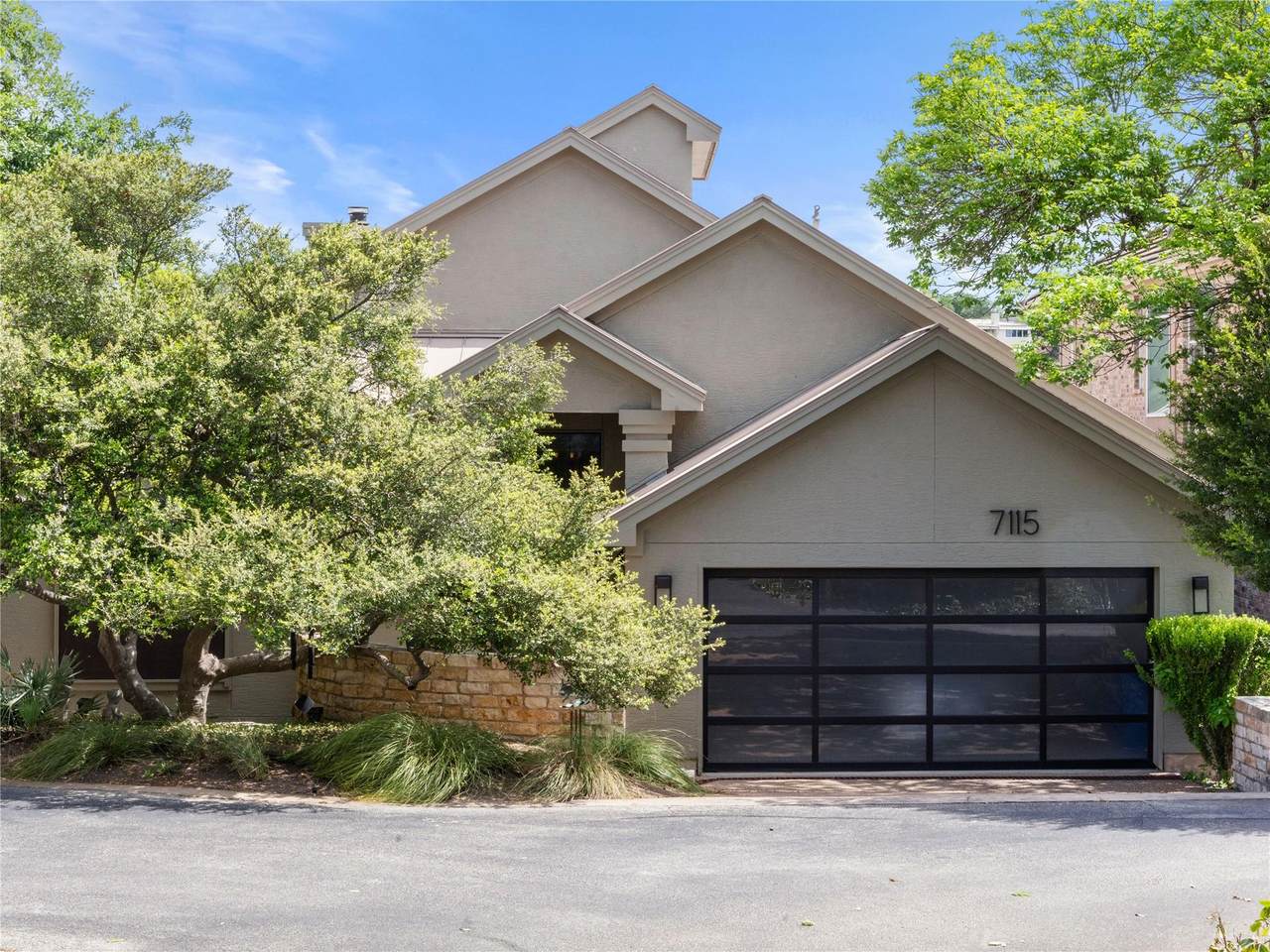 7115 Las Ventanas Dr - Photo 1