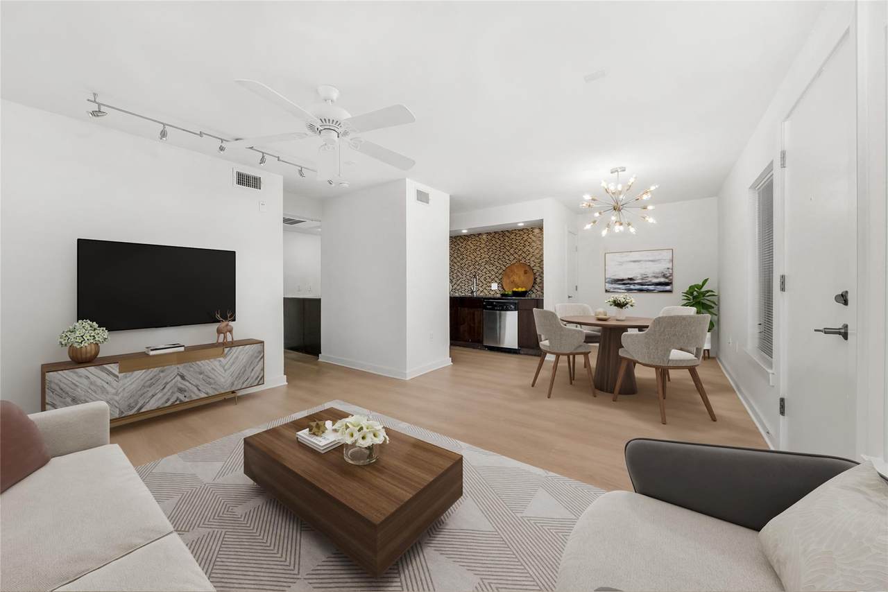 2200 Dickson Dr - Photo 1