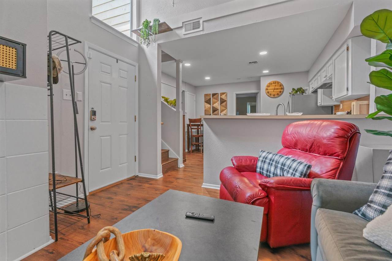 5608 Cougar Dr - Photo 1