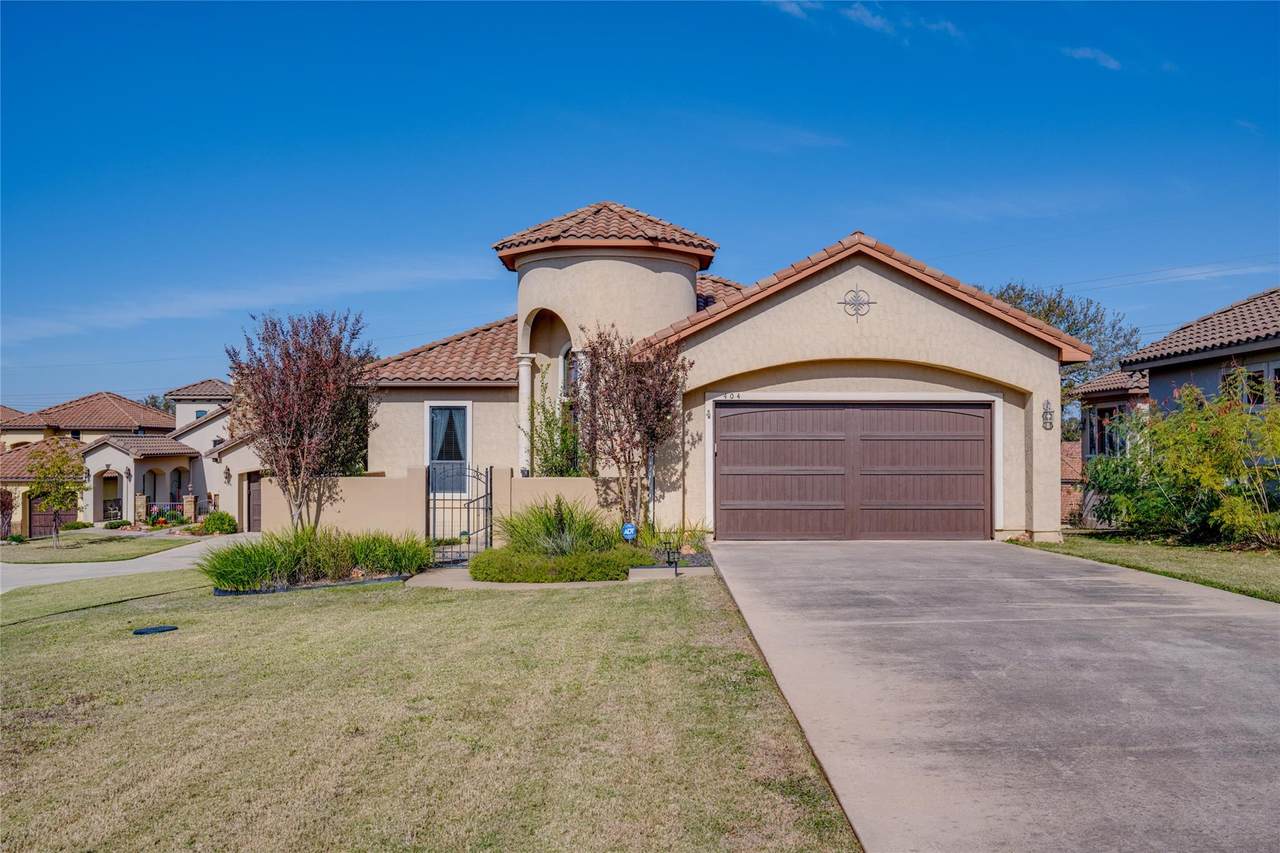 404 Bendito Way - Photo 1