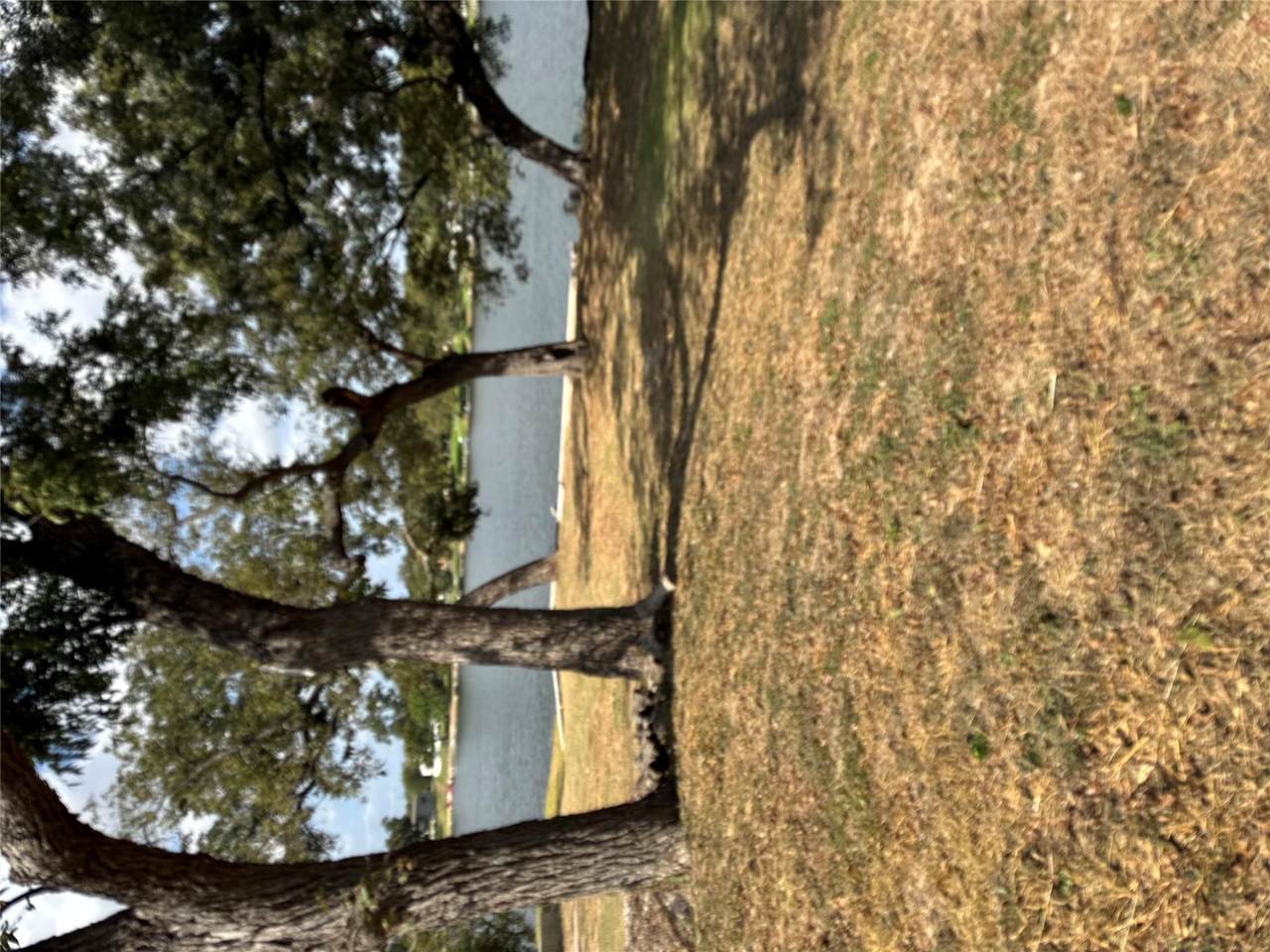 638 Fm 2147 - Photo 1