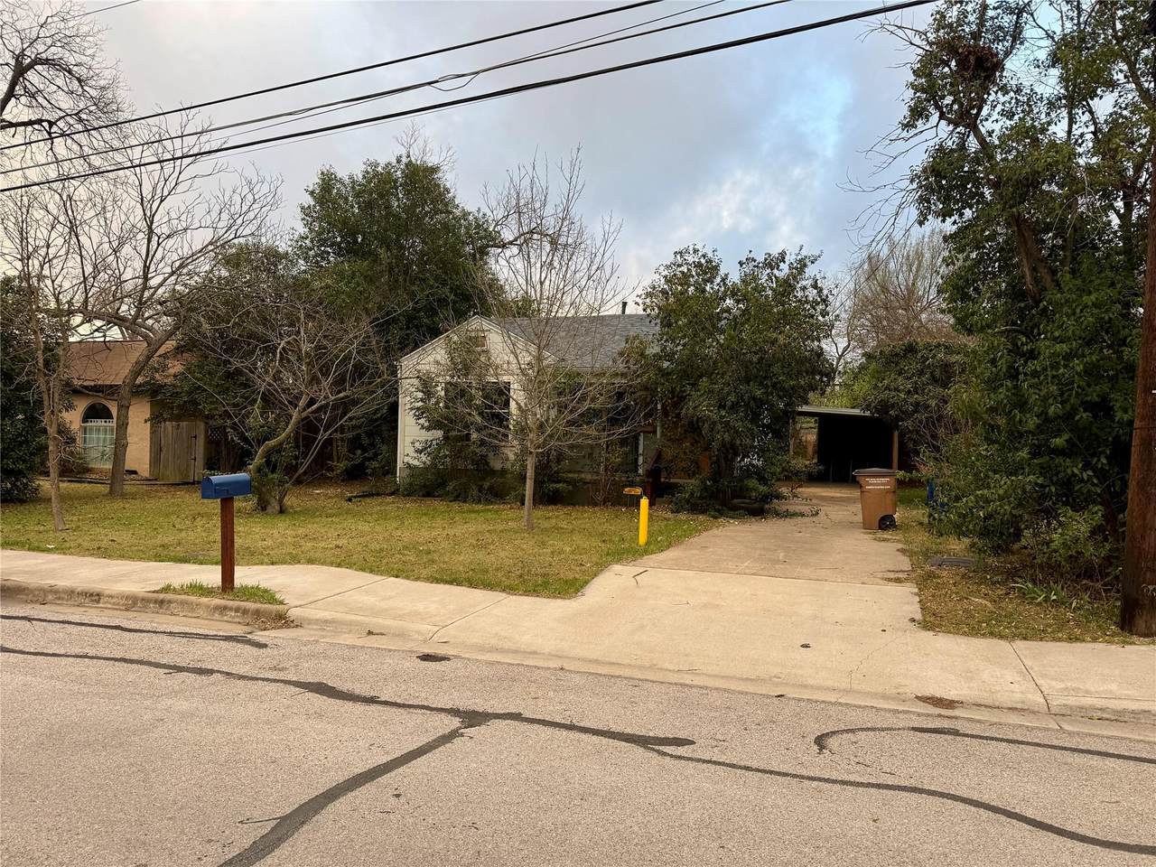 503 Brentwood St - Photo 1