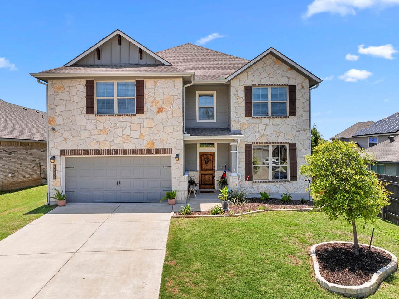 5030 Dickinson Loop - Photo 1