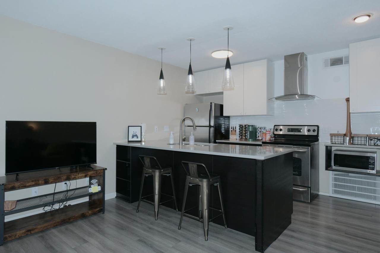 2302 East Side Dr - Photo 1