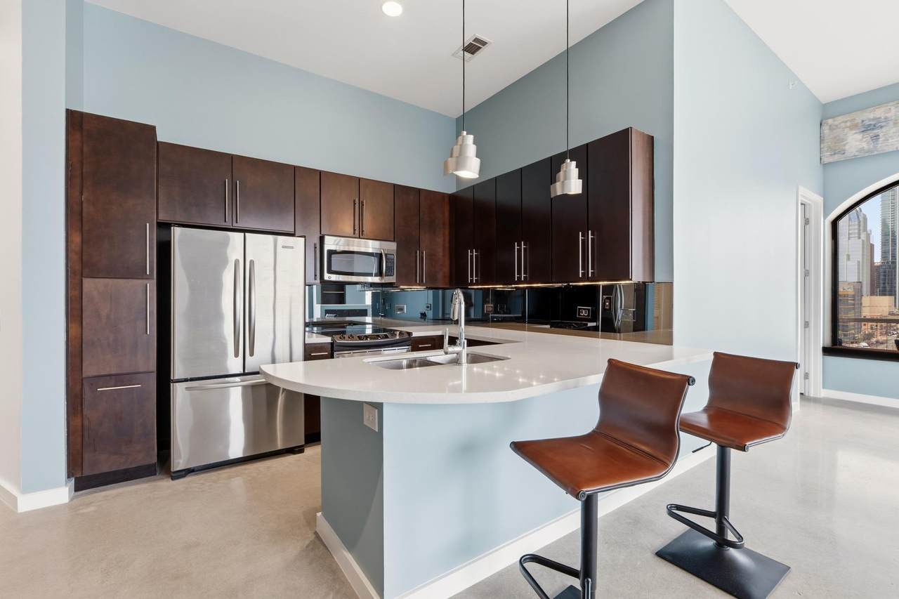 507 Sabine St - Photo 1
