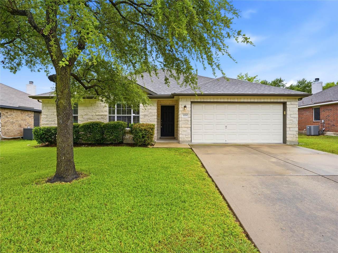 1004 Downridge Dr - Photo 1