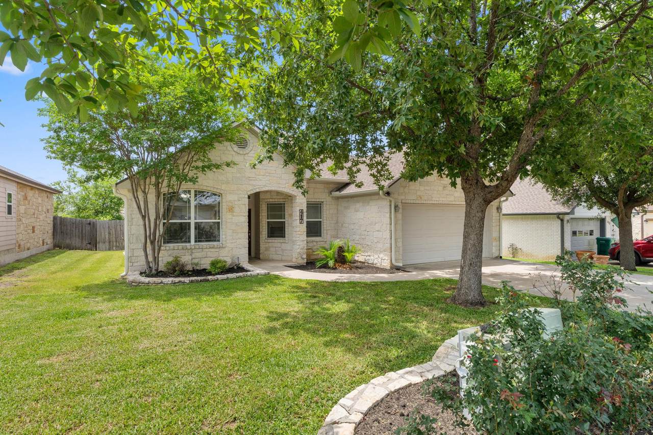 417 Spyglass St - Photo 1