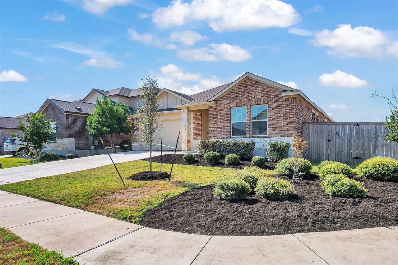 119 Esparza Dr - Photo 1