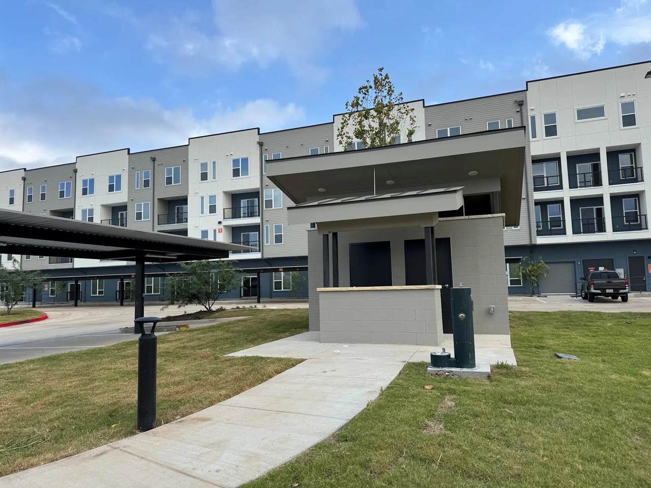 320 Goll St - Photo 1