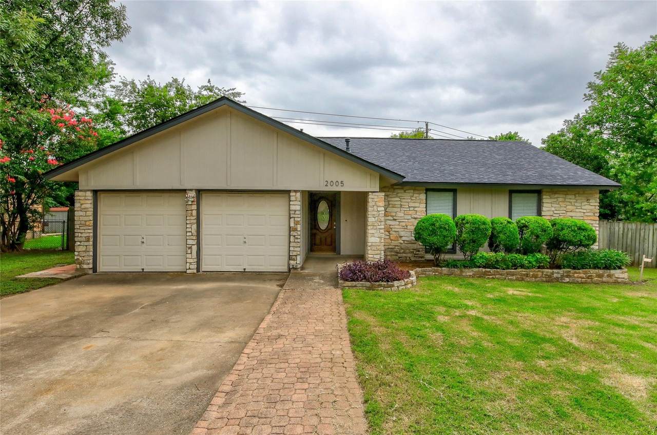 2005 Abbey Cir - Photo 1