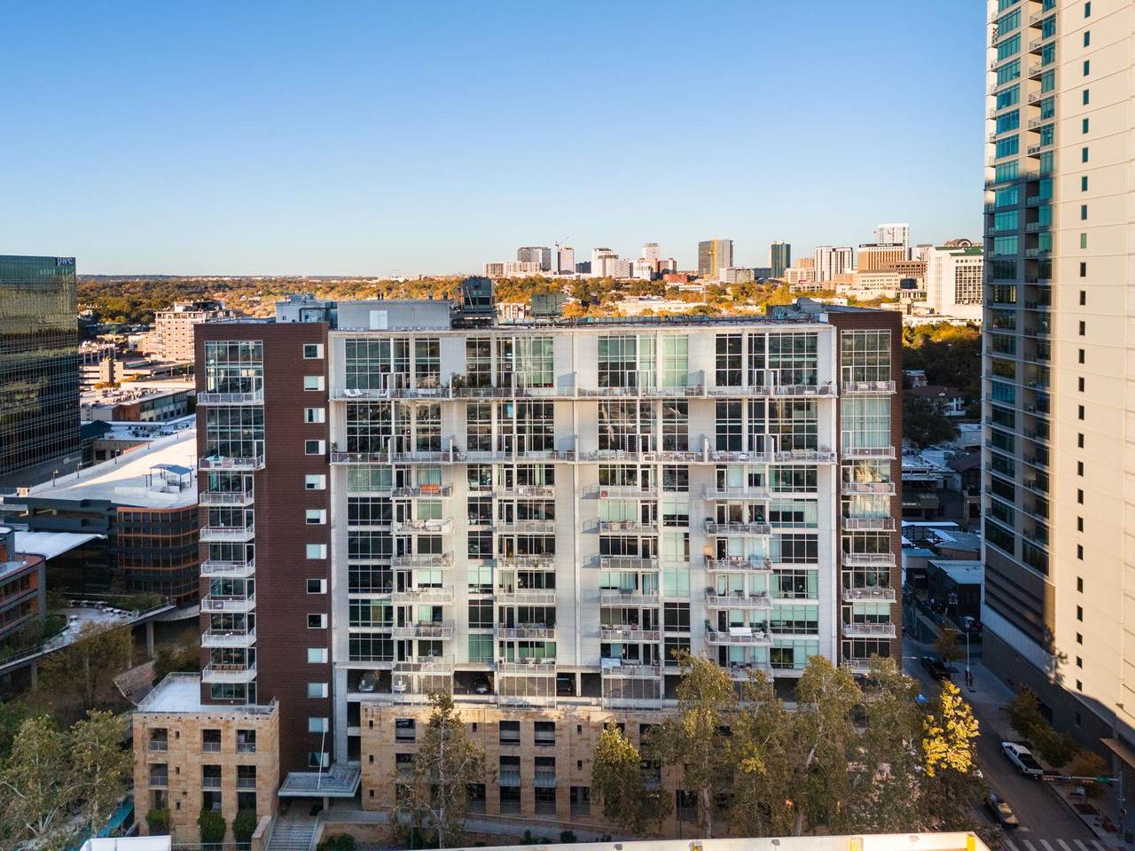 800 5th St - Photo 1