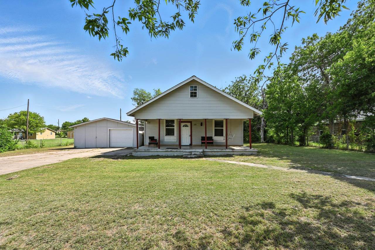 210 Dove Ln - Photo 1
