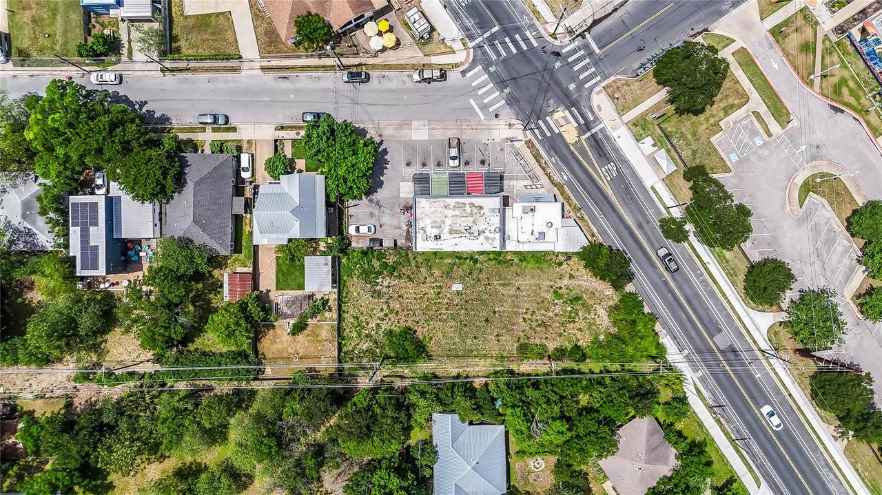1405 Rosewood Ave - Photo 1