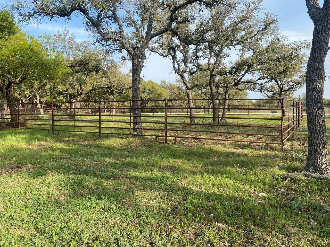 https://bt-photos.global.ssl.fastly.net/austin/1280_boomver_1_6886438-2.jpg
