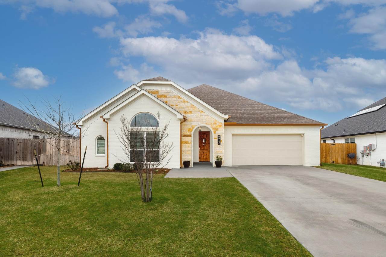 6019 Monza Dr - Photo 1
