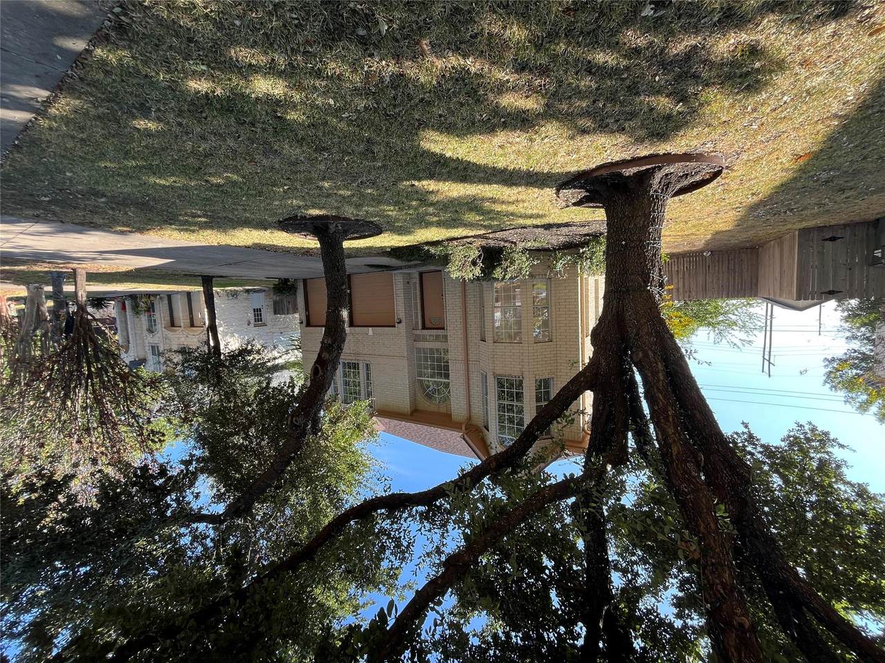 402 Keenland Dr - Photo 1