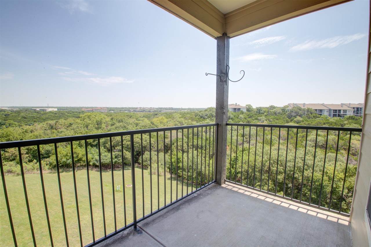 2320 Gracy Farms Ln - Photo 1