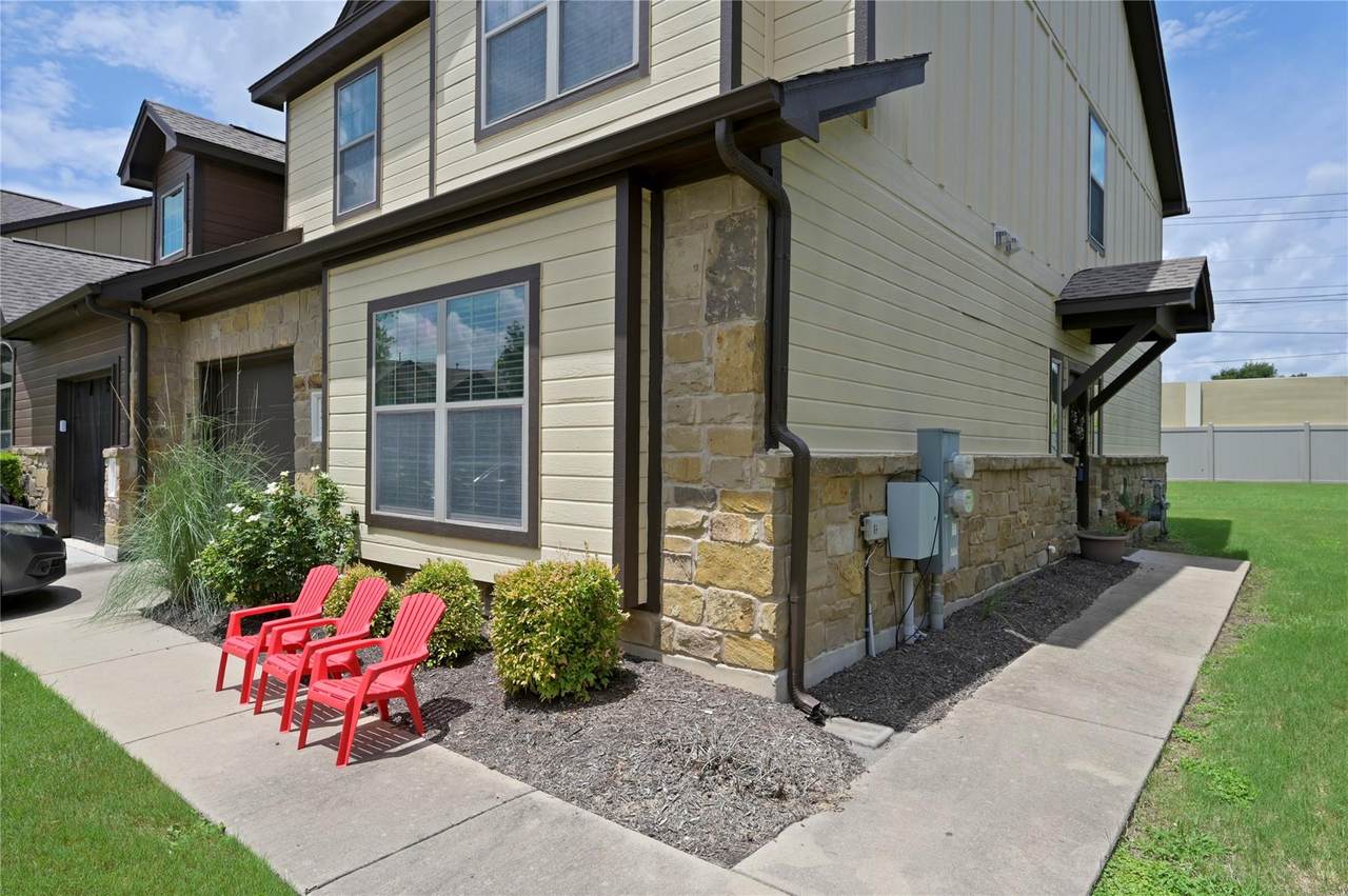 11433 Lost Maples Trl - Photo 1