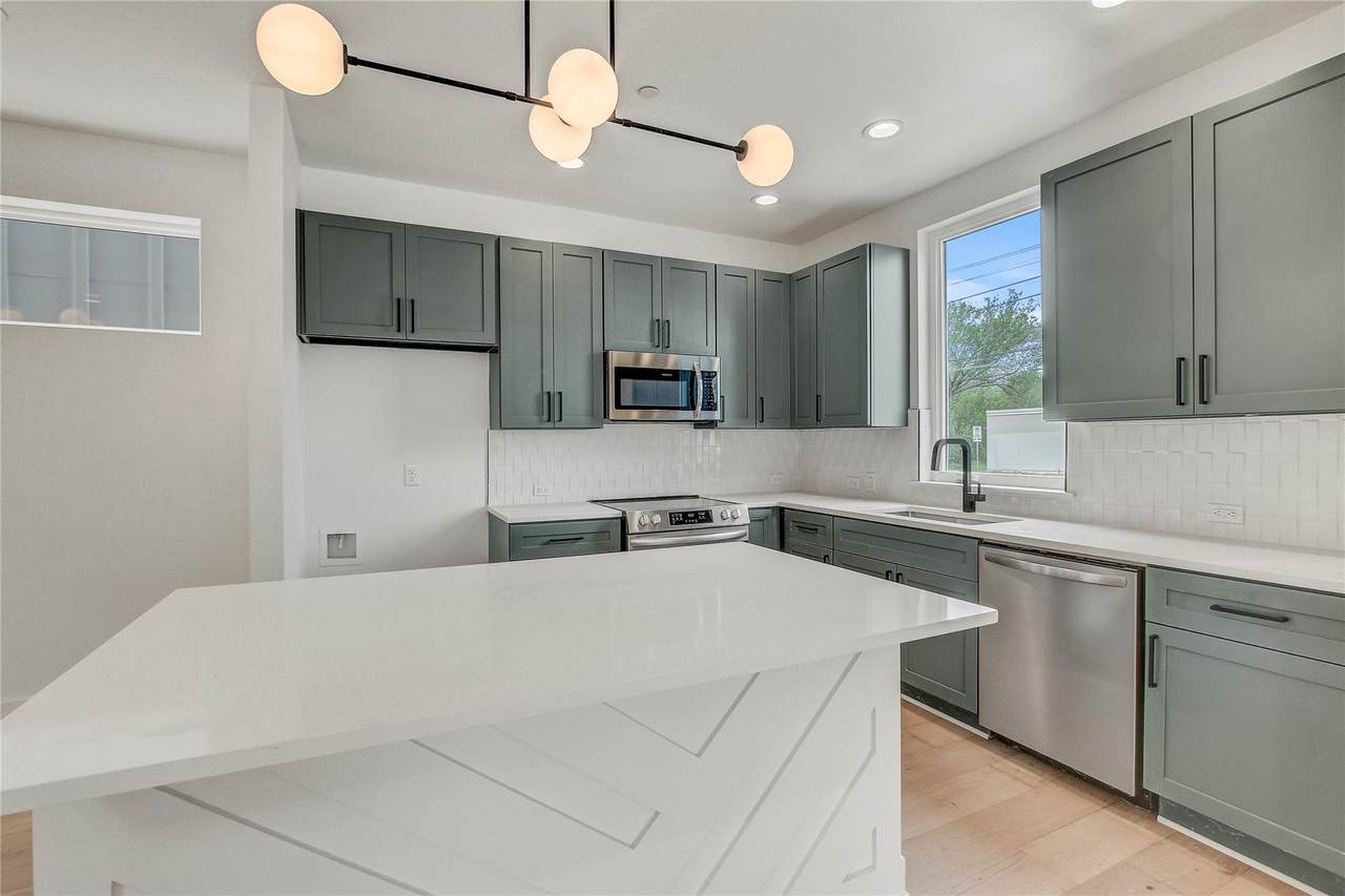 4127 12th St - Photo 1