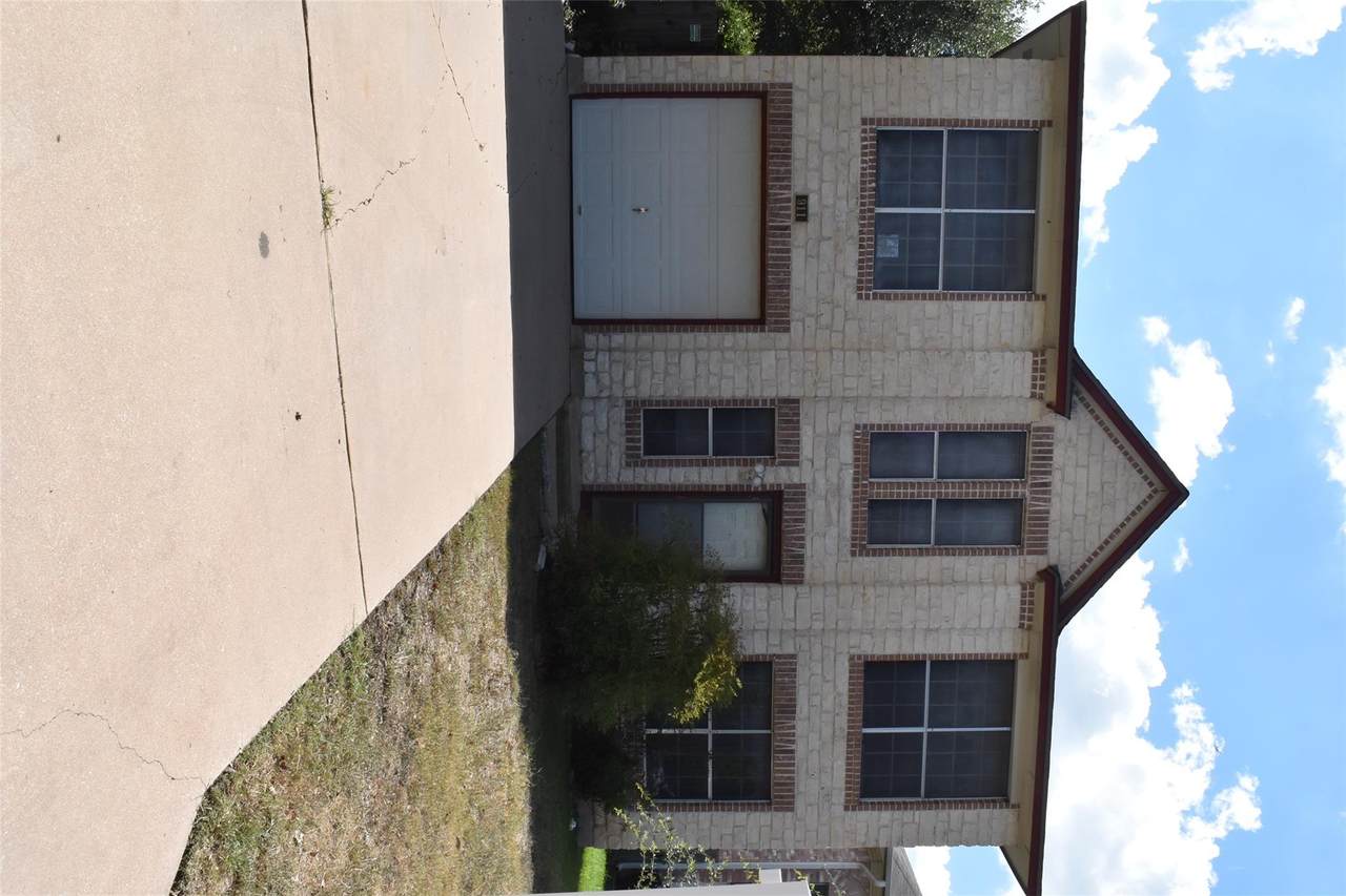 911 Tayside Dr - Photo 1