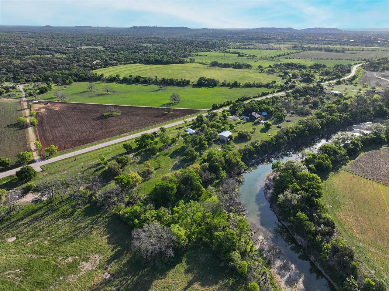 26921 Fm-2670 - Photo 1