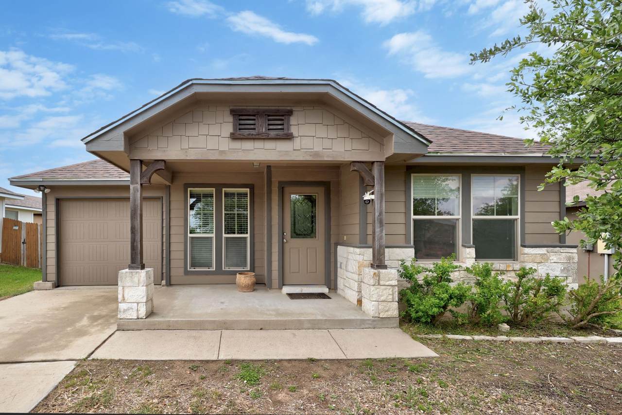 621 Amber Ln - Photo 1