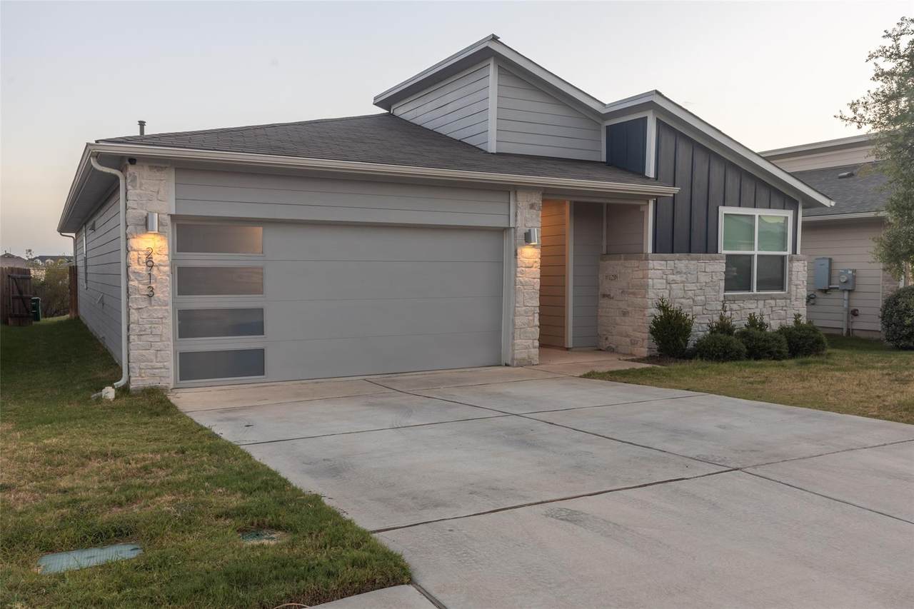 2913 Louris Ln - Photo 1