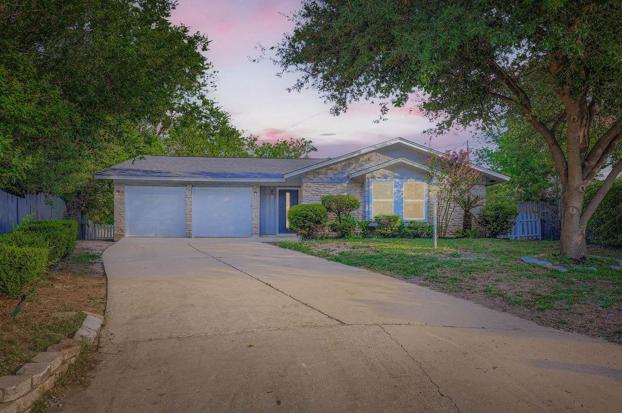 5402 Chevy Cir - Photo 1