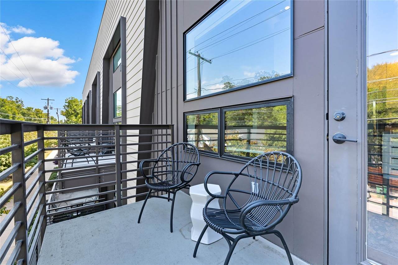 49 Navasota St - Photo 1