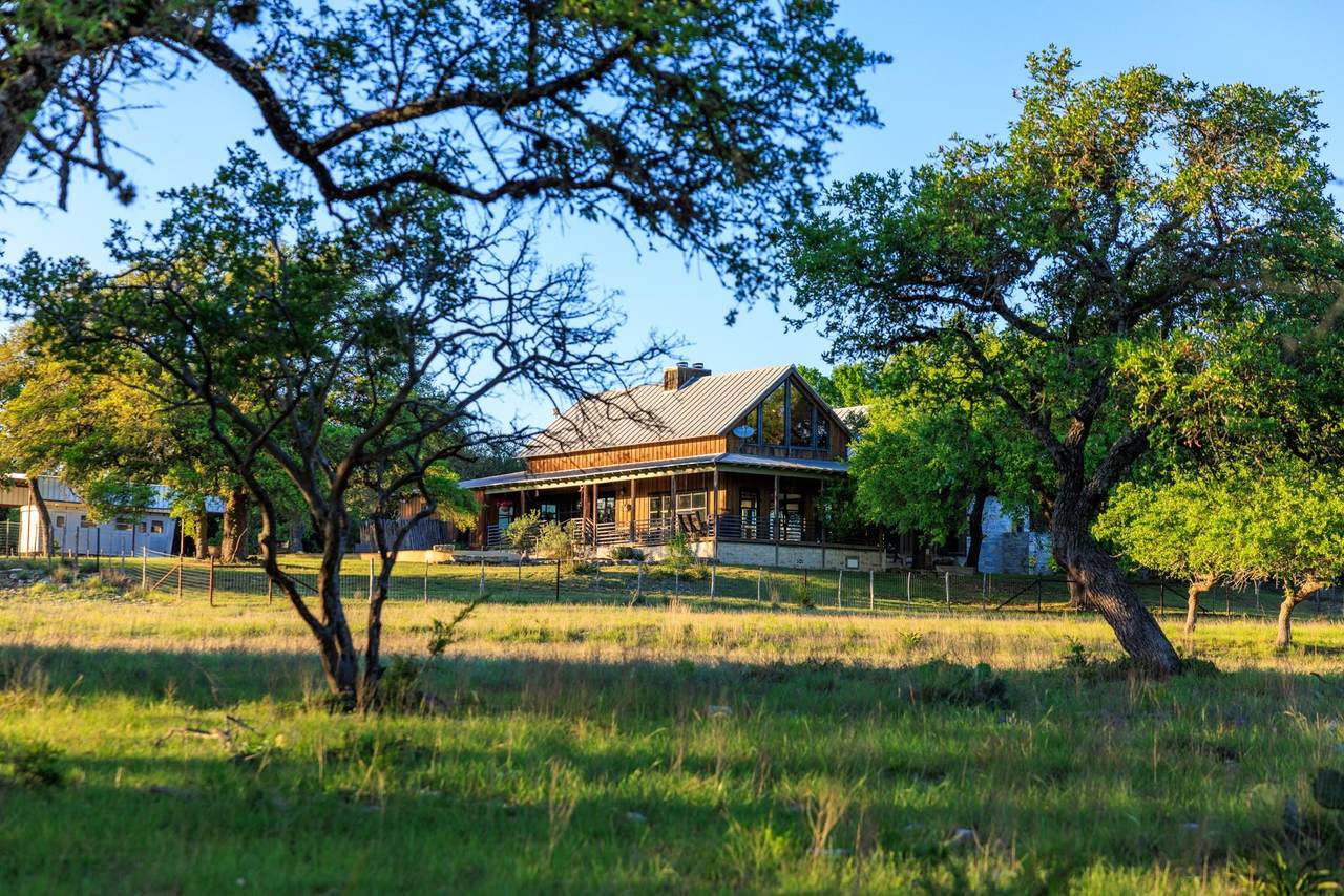 110 Clear Pond Ct - Photo 1