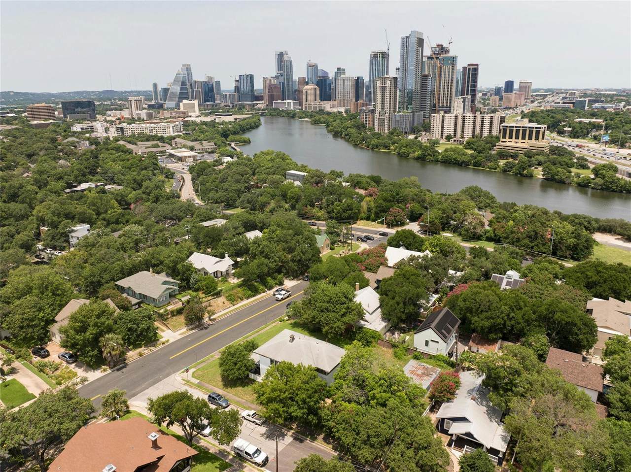 1109 Travis Height Blvd - Photo 1