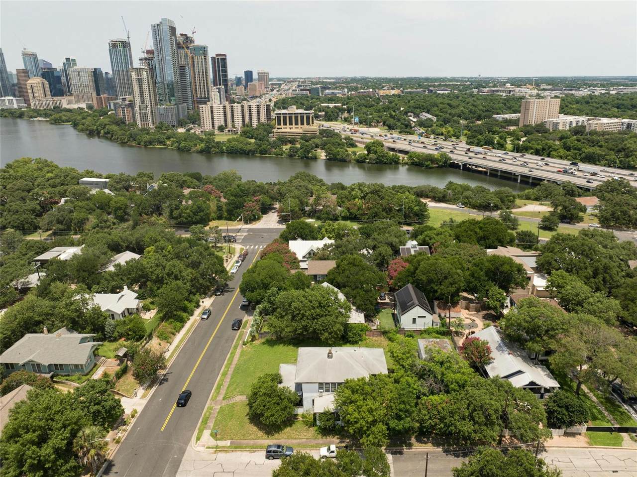 https://bt-photos.global.ssl.fastly.net/austin/1280_boomver_1_7084701-2.jpg