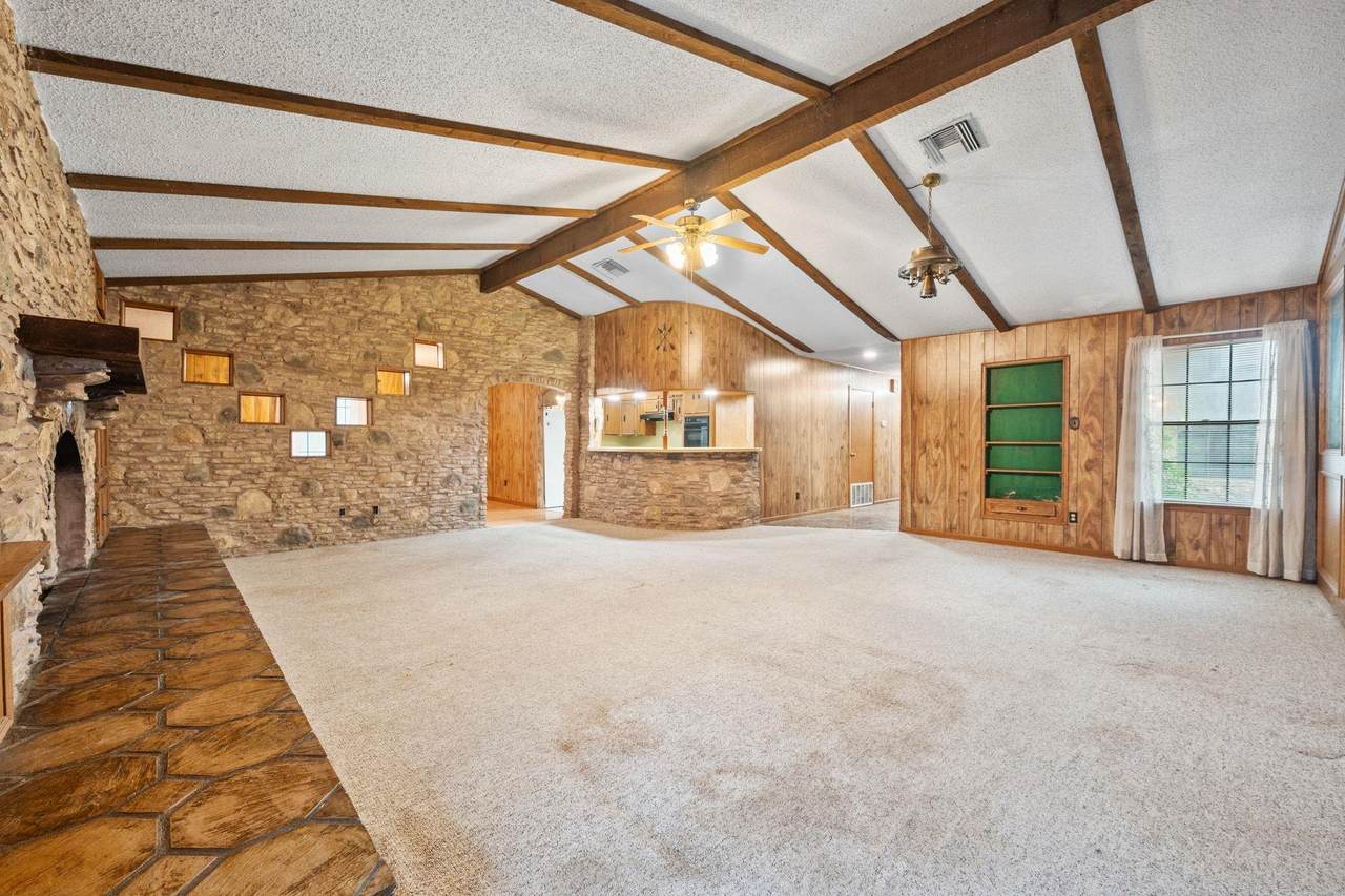 1101 Horizon Park Blvd - Photo 1