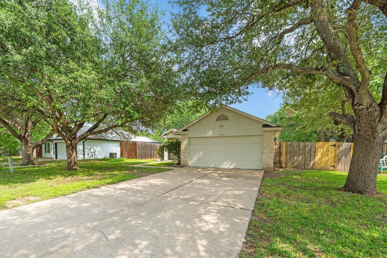 1590 Brandi Cir - Photo 1