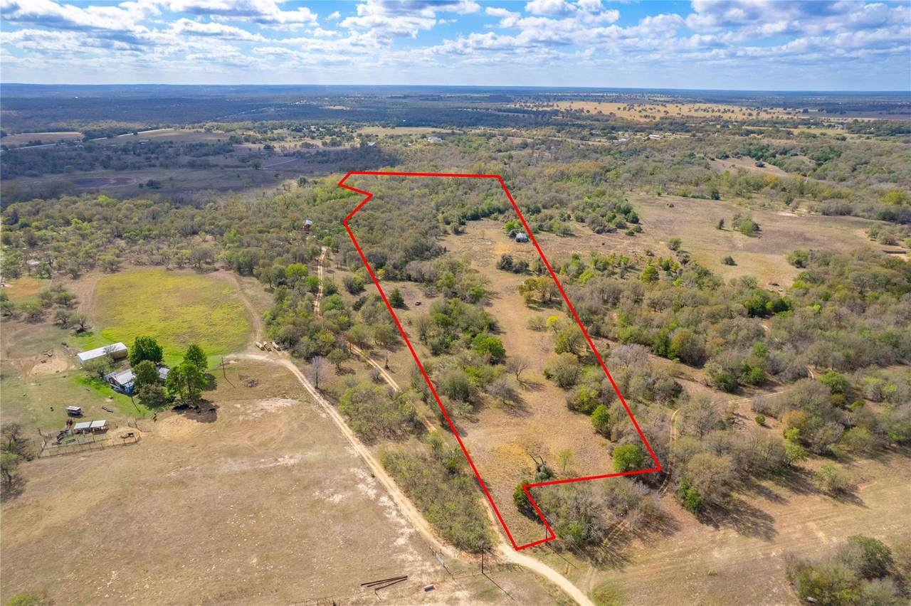 000 Armadillo Ln - Photo 1