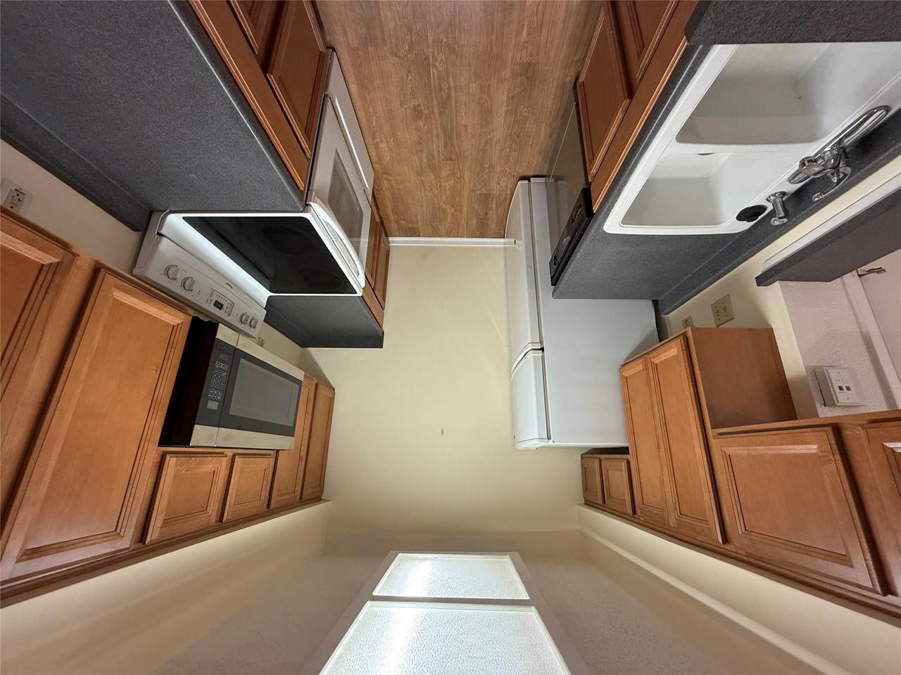 114 31st St - Photo 1