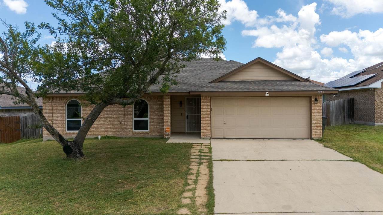 2711 Hemlock Dr - Photo 1