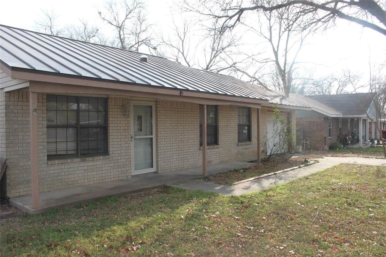 1504 Lakeview Dr - Photo 1