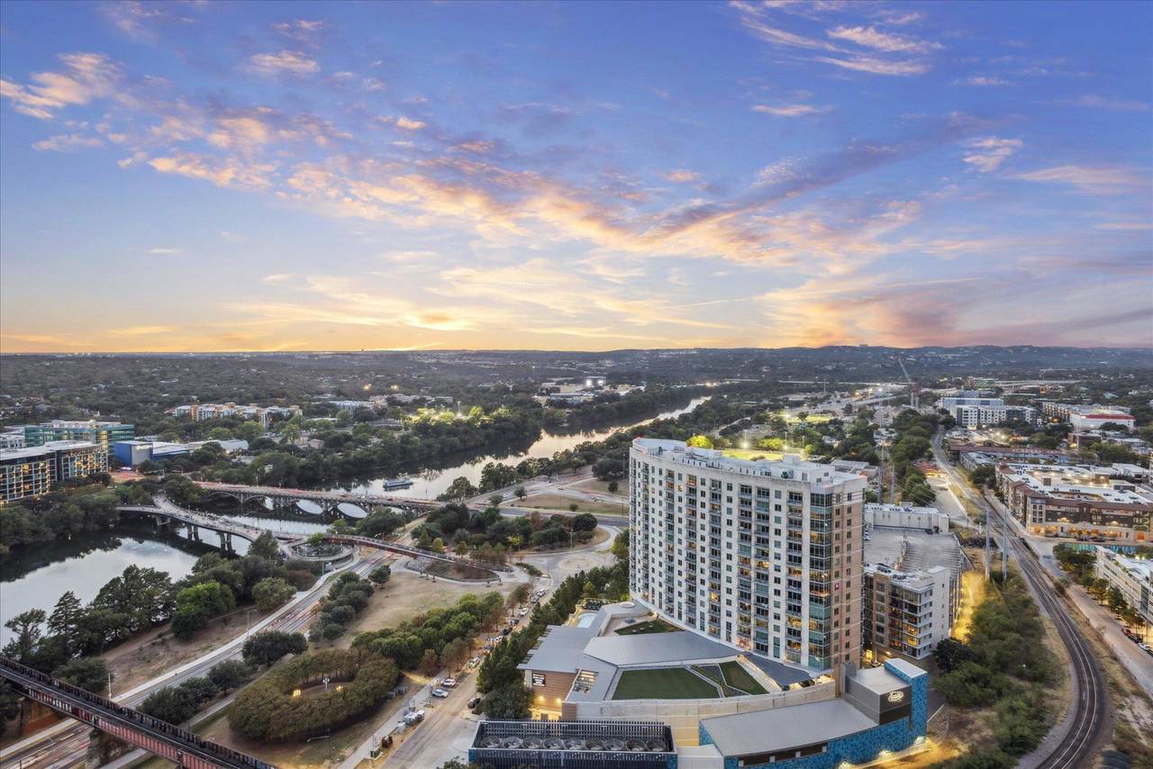 222 West Ave - Photo 1