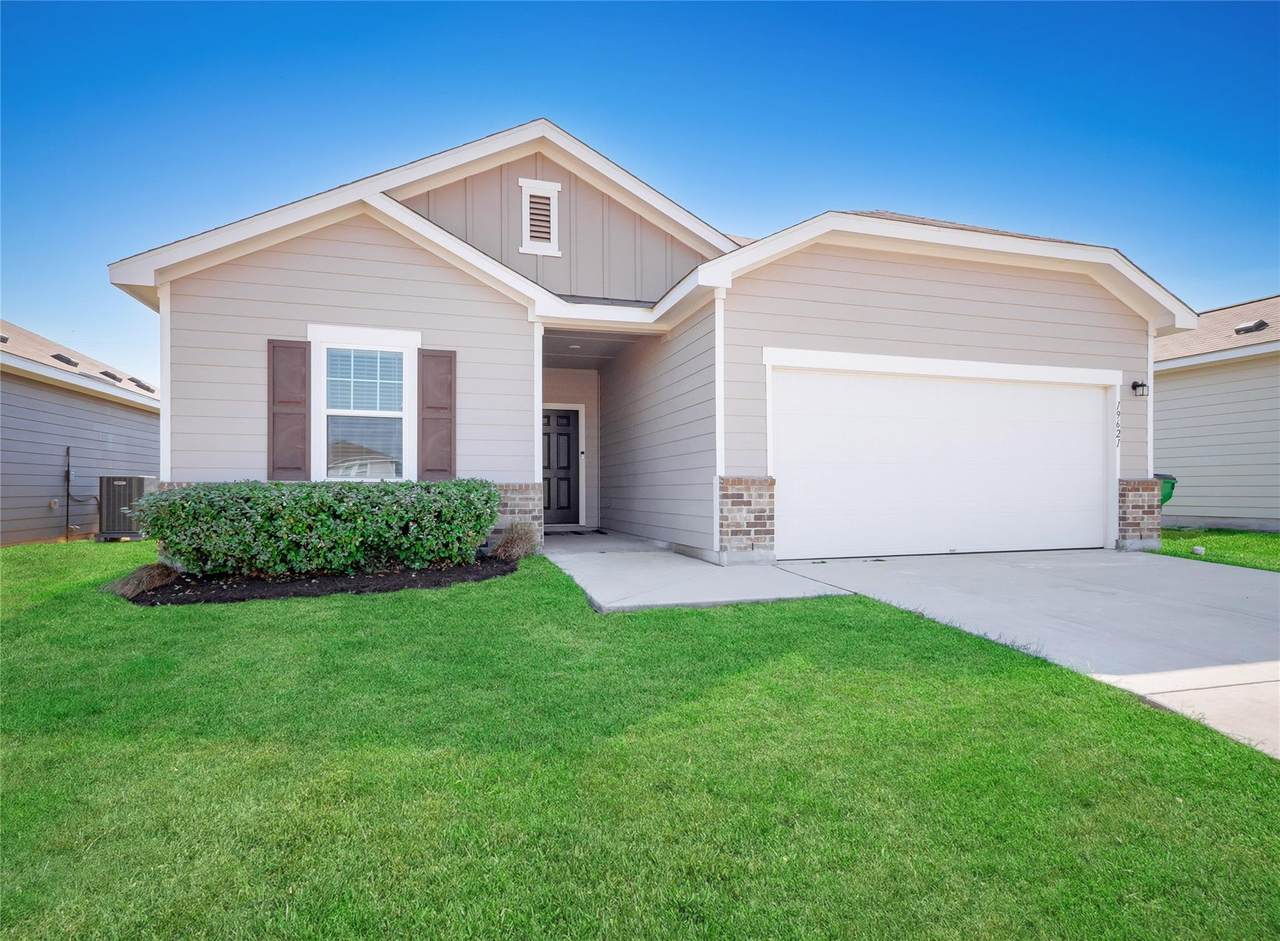 19621 Cloudy Bay Dr - Photo 1