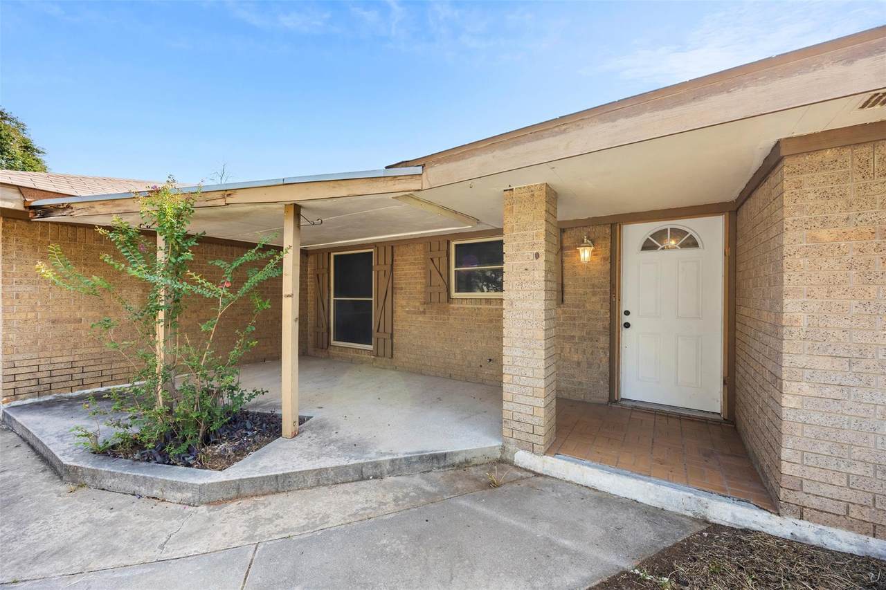 207 River Oaks Dr - Photo 1