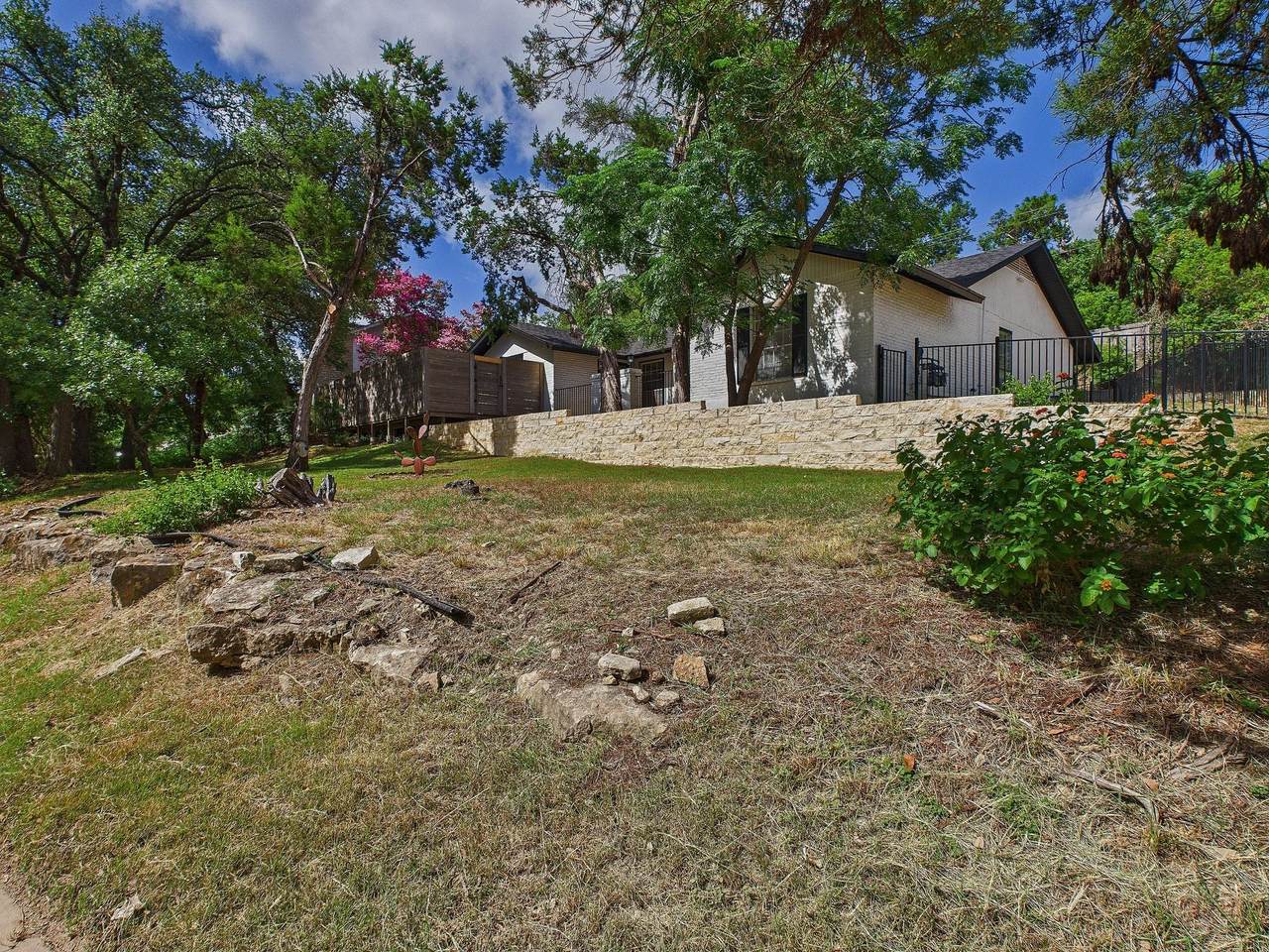 https://bt-photos.global.ssl.fastly.net/austin/1280_boomver_1_7261250-2.jpg