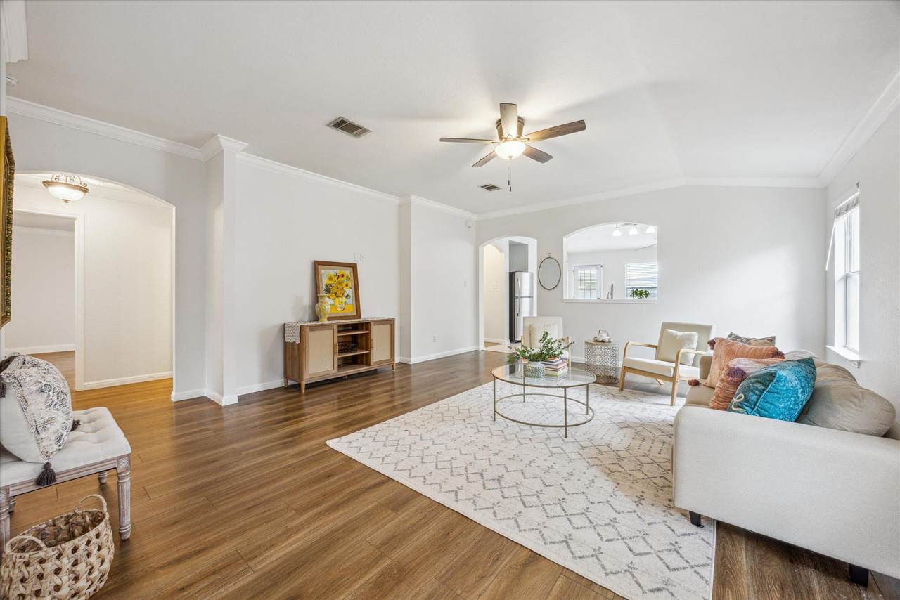 104 Lucky Clover Ln - Photo 1