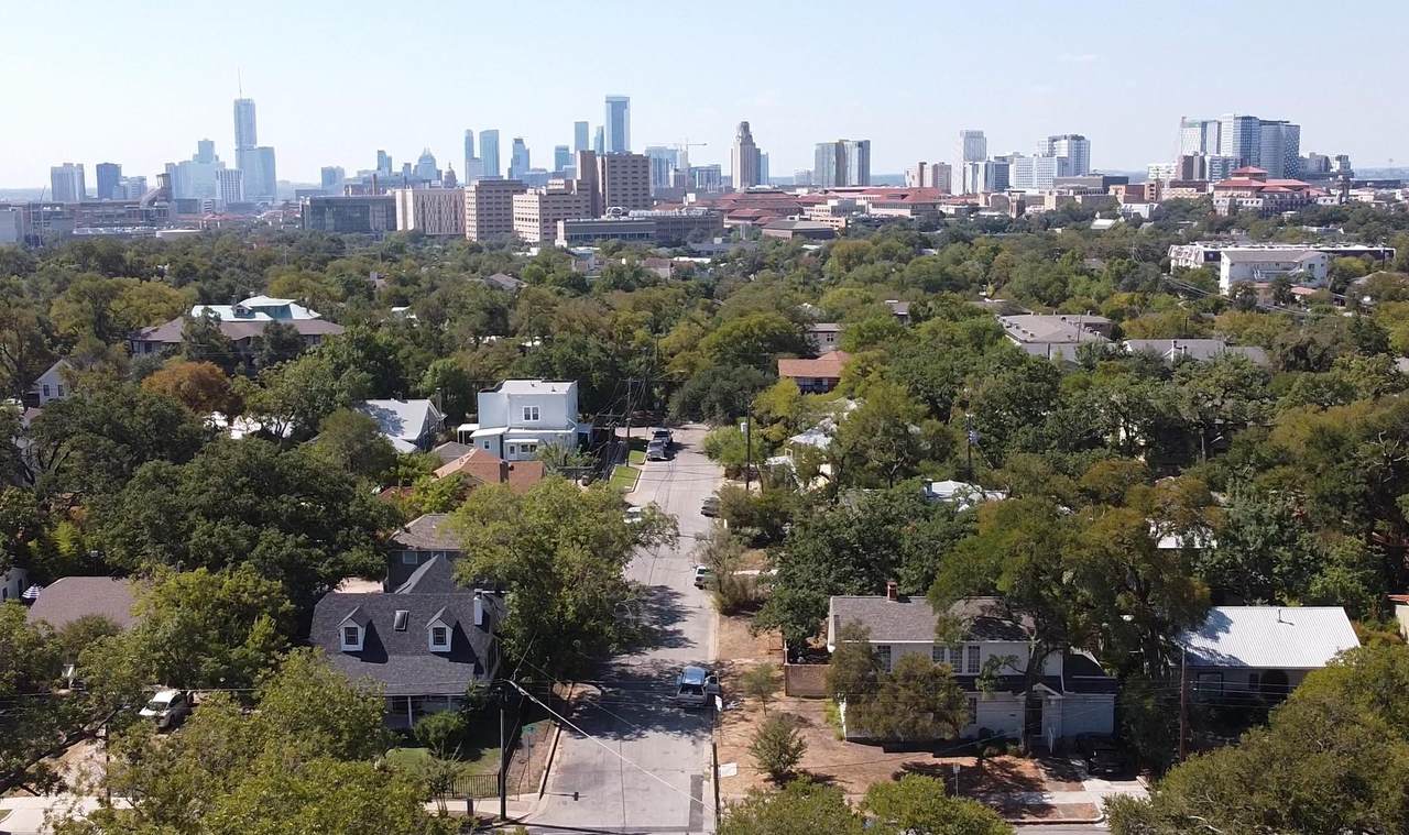 3506 Tom Green St - Photo 1