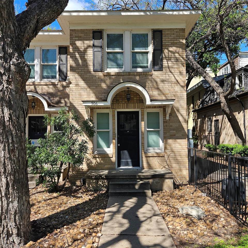 506 7th St - Photo 1