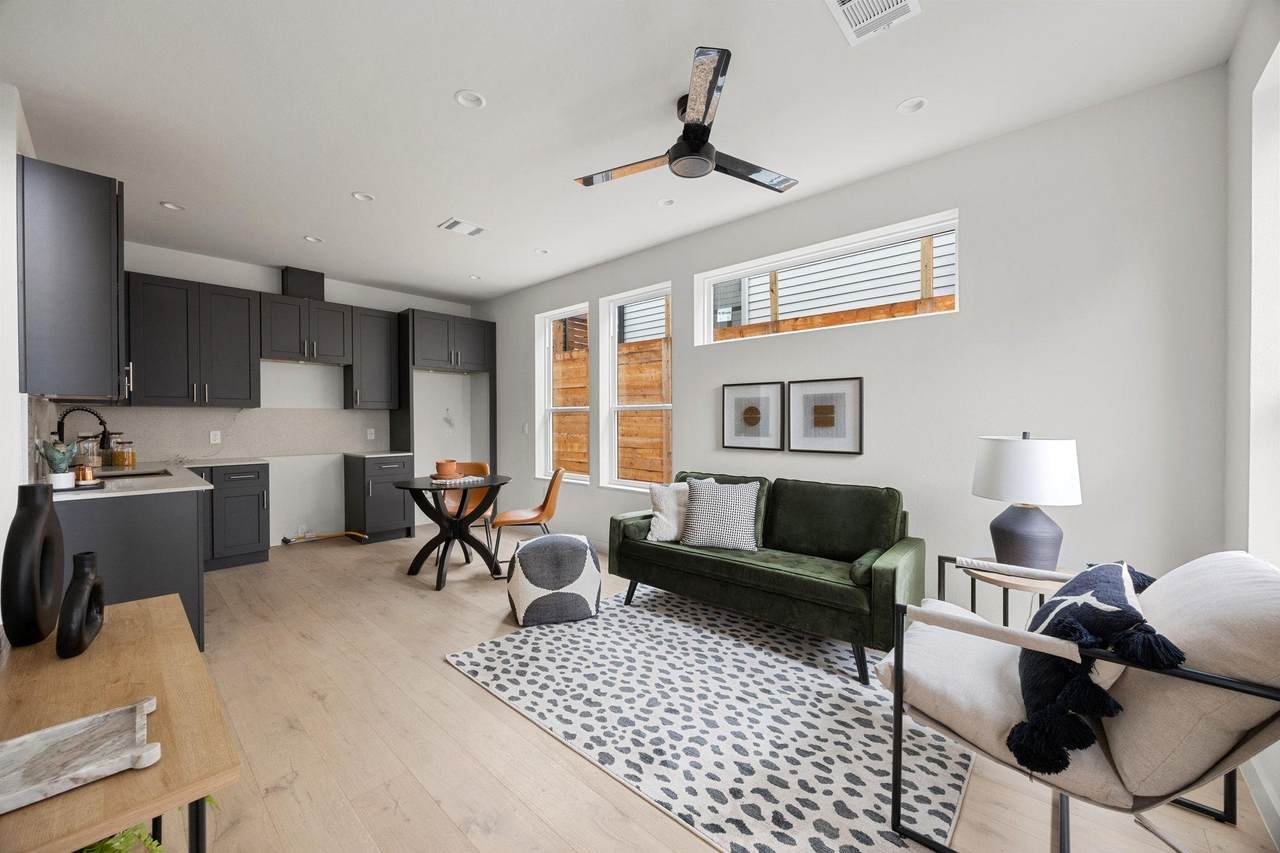 1709 Maple Ave - Photo 1