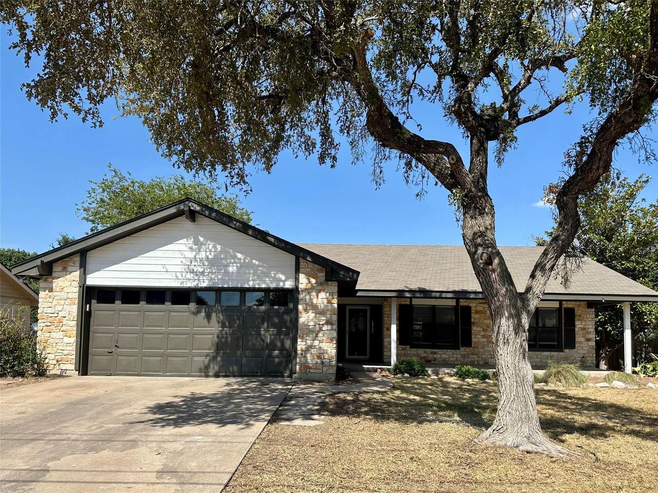 3419 Bluebonnet Trl - Photo 1